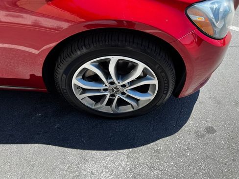 Used 2018 Mercedes-Benz C 300 4MATIC Sedan image 11