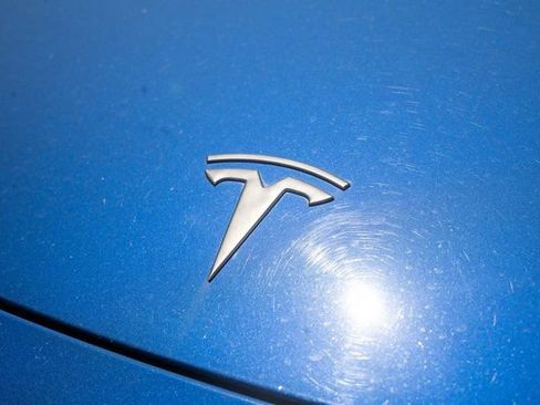 Used 2023 Tesla Model Y AWD image 12