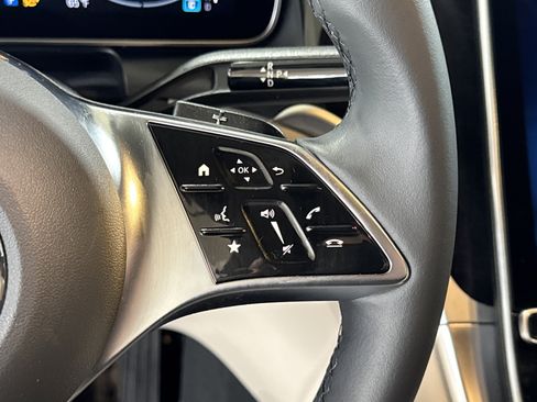 Used 2026 Mercedes-Benz GLC 300 image 23