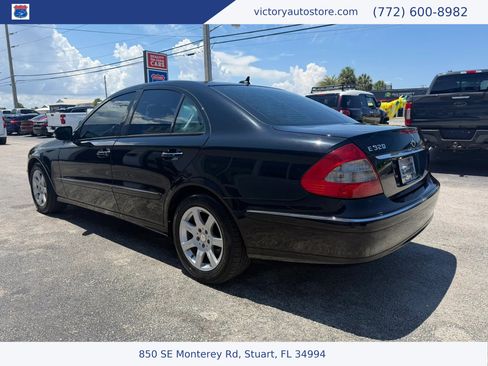 Used 2009 Mercedes-Benz E 320 BlueTEC Sedan image 8