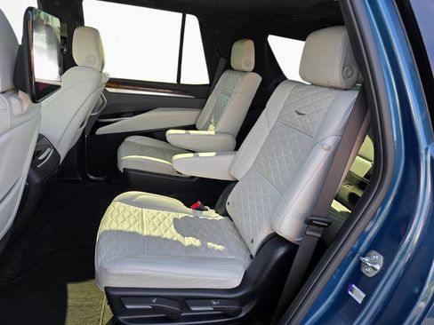 Used 2025 Cadillac Escalade Sport Platinum AWD/4WD image 20