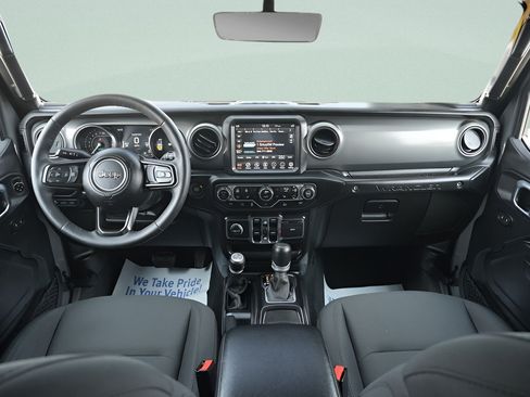 Used 2023 Jeep Wrangler Unlimited w/ Sun & Screen Package AWD/4WD image 17