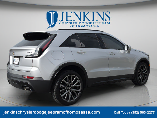 Used 2020 Cadillac XT4 Sport w/ LPO, Midnight Sport Package FWD image 4
