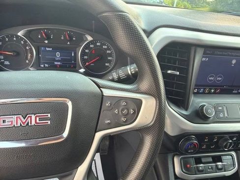 Used 2023 GMC Acadia SLE FWD image 18