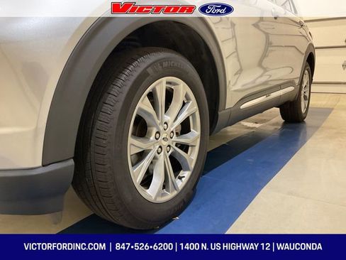 Used 2023 Ford Explorer XLT w/ Equipment Group 202A image 7