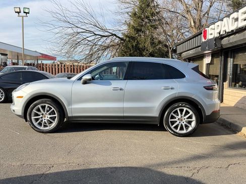 Used 2020 Porsche Cayenne Sport Utility 4D image 8