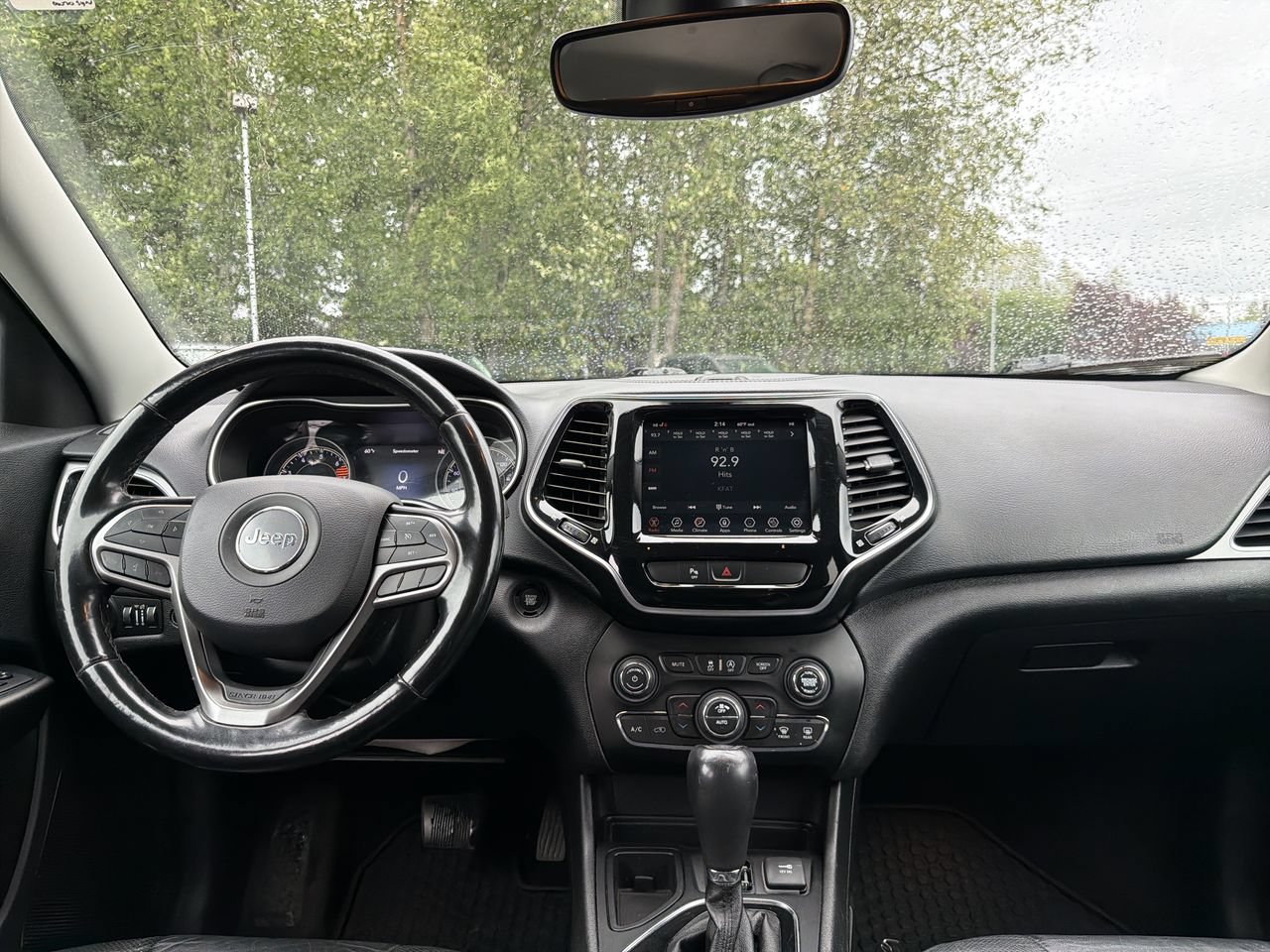 Used 2020 Jeep Cherokee Limited FWD image 22