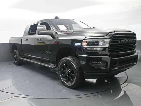 Used 2024 RAM 2500 Laramie w/ Night Edition AWD/4WD image 9