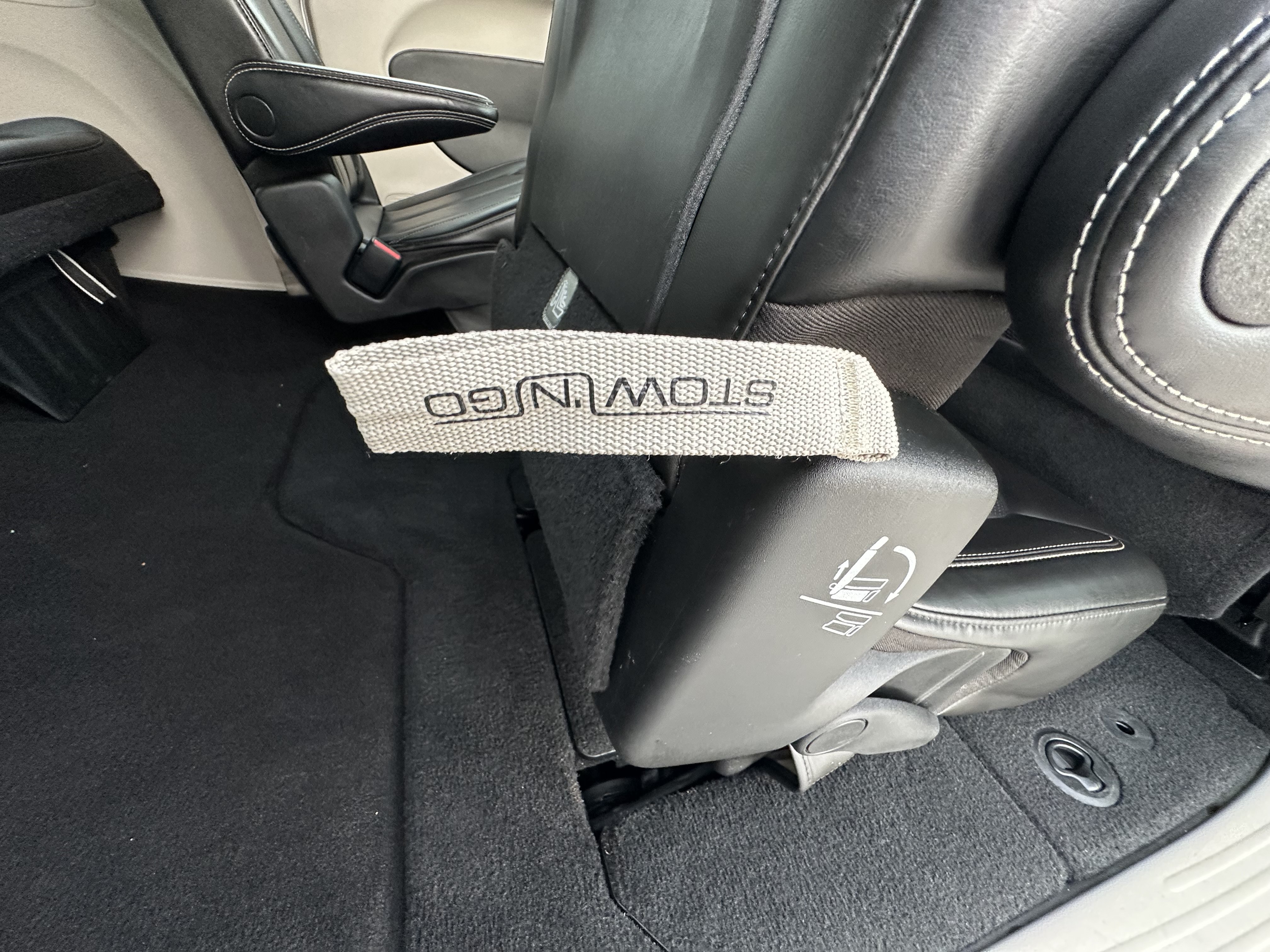 Used 2023 Chrysler Pacifica Touring-L FWD image 37