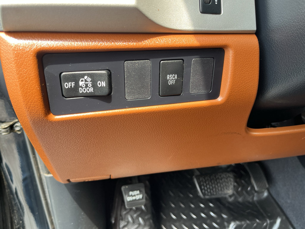 Used 2008 Toyota Tundra Limited AWD/4WD image 11