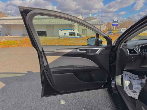 Used 2018 Ford Fusion S image 11