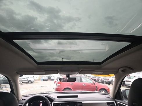 Used 2023 Volkswagen Atlas SE w/ Panoramic Sunroof Package image 21