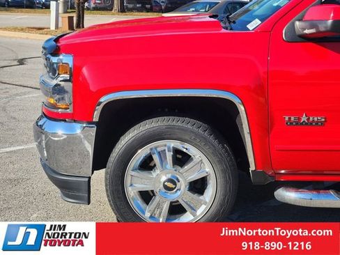 Used 2018 Chevrolet Silverado 1500 LT w/ Texas Edition image 9