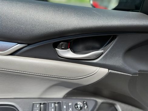 Used 2017 Honda Civic Touring image 20