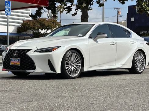 Used 2023 Lexus IS 300 w/ Premium Package RWD image 8
