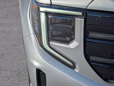 New 2026 GMC Sierra 1500 Elevation w/ LPO, Elevation Black Package image 4