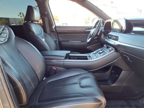 Used 2022 Hyundai Palisade Calligraphy w/ Winter Package image 10