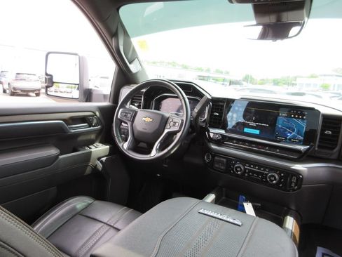 Used 2024 Chevrolet Silverado 2500 High Country w/ Technology Package AWD/4WD image 27