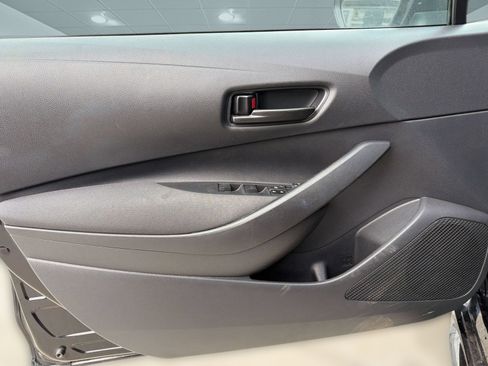Used 2025 Toyota Corolla LE FWD image 21