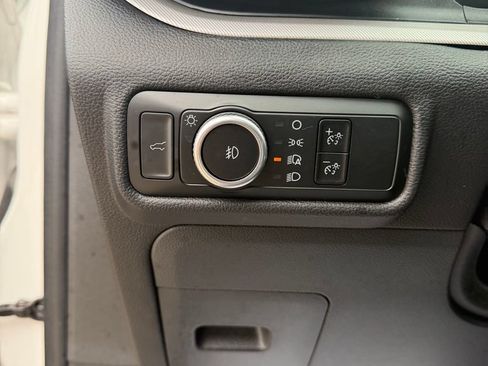 Used 2024 Ford Explorer XLT w/ Equipment Group 202A AWD/4WD image 11