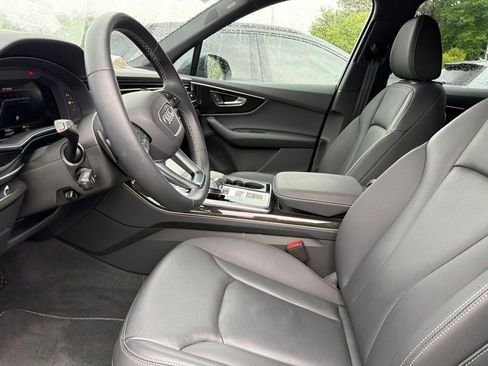 Used 2025 Audi Q7 2.0T Premium w/ Convenience Plus Package AWD/4WD image 13
