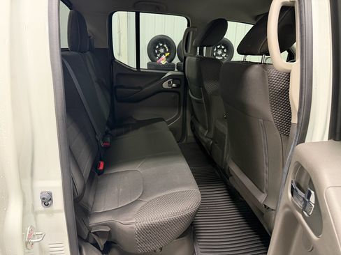 Used 2019 Nissan Frontier PRO-4X image 12
