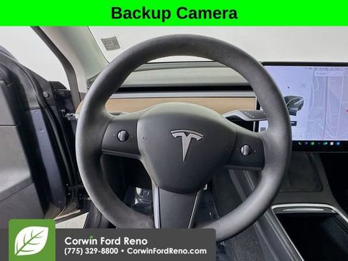 Used 2022 Tesla Model Y Performance image 10