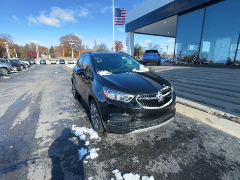 Certified 2022 Buick Encore Preferred image 2