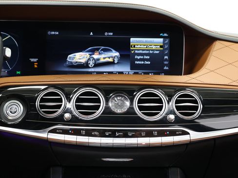 Used 2019 Mercedes-Benz Maybach S 560 4MATIC image 36