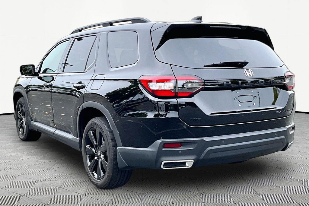 Used 2025 Honda Pilot Black Edition image 5