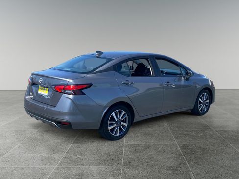 Used 2023 Nissan Versa SV FWD image 5