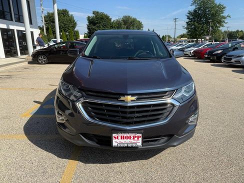 Used 2018 Chevrolet Equinox LT image 2