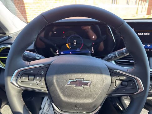 New 2026 Chevrolet Trax ACTIV w/ Sunroof Package FWD image 22