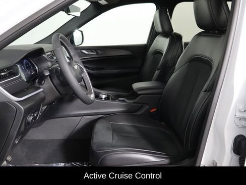 Used 2025 Jeep Grand Cherokee L Altitude AWD/4WD image 14