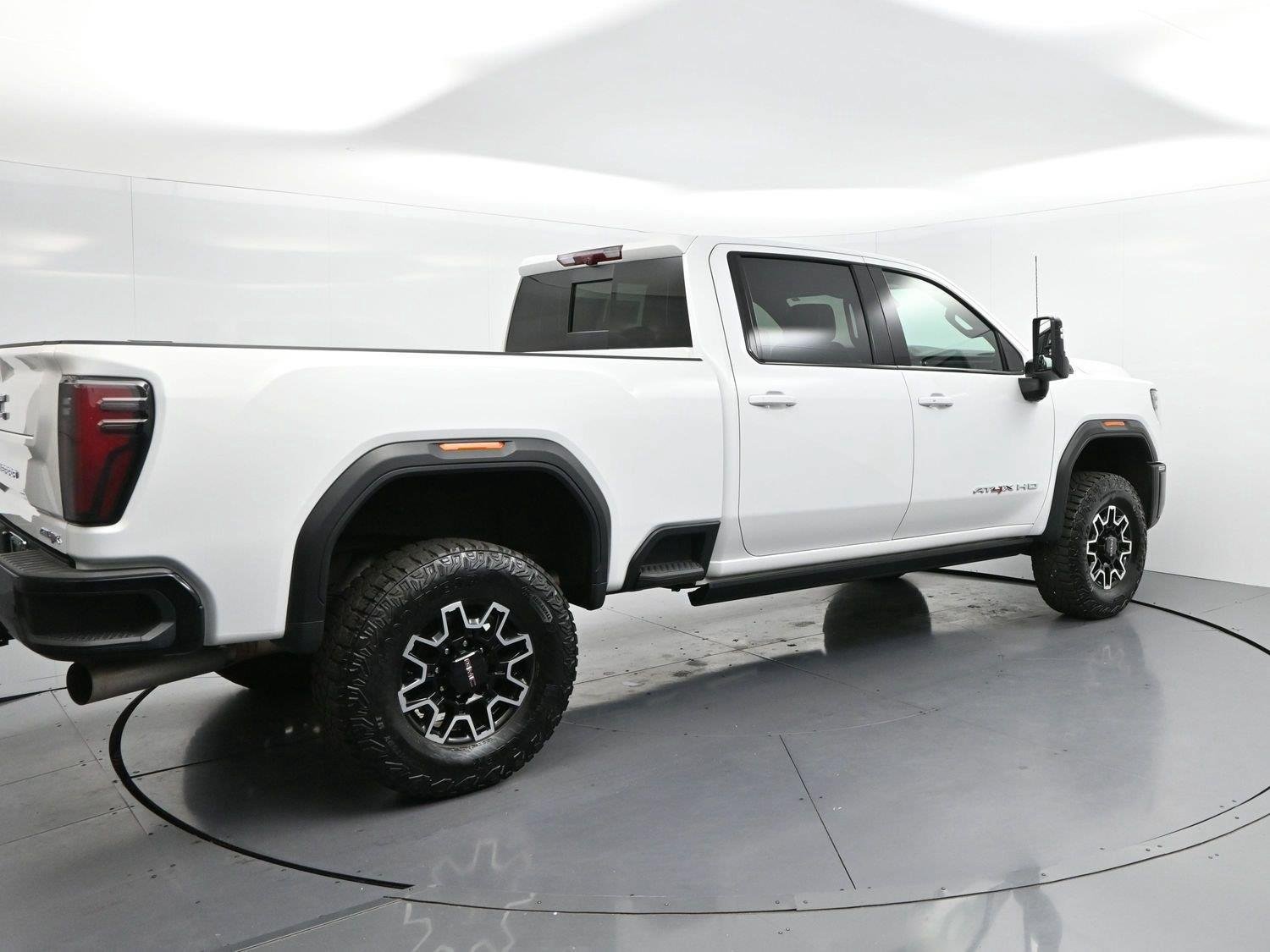 Used 2024 GMC Sierra 2500 AT4X AWD/4WD image 7