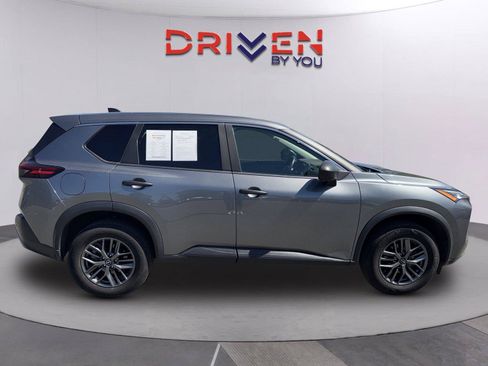 Used 2023 Nissan Rogue S FWD image 3