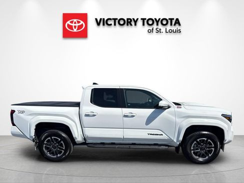 Used 2024 Toyota Tacoma TRD Sport w/ TRD Sport Upgrade Package AWD/4WD image 2