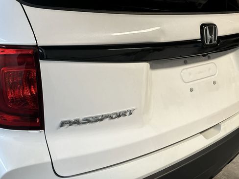 Used 2025 Honda Passport EX-L image 10
