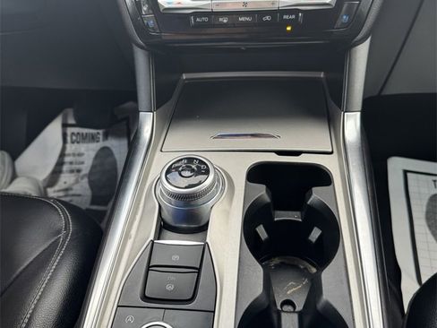 Used 2022 Ford Explorer Limited image 17