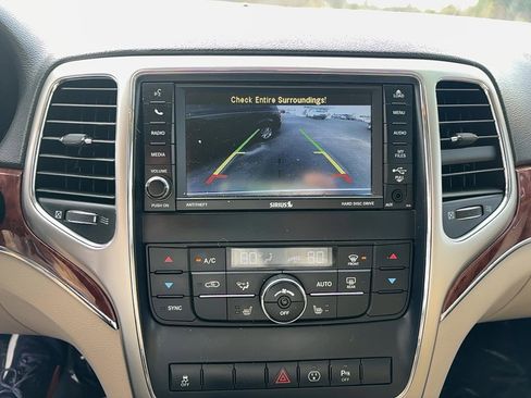 Used 2013 Jeep Grand Cherokee Limited image 20