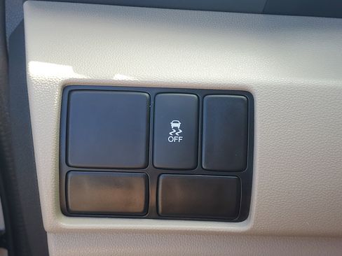 Used 2015 Honda Odyssey LX image 21