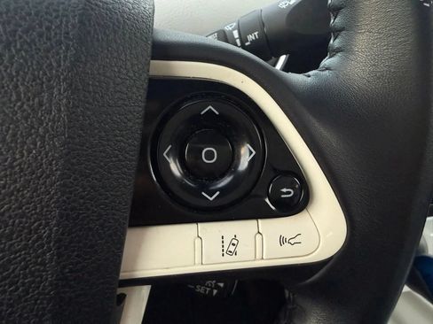 Used 2017 Toyota Prius Prime Advanced FWD image 27