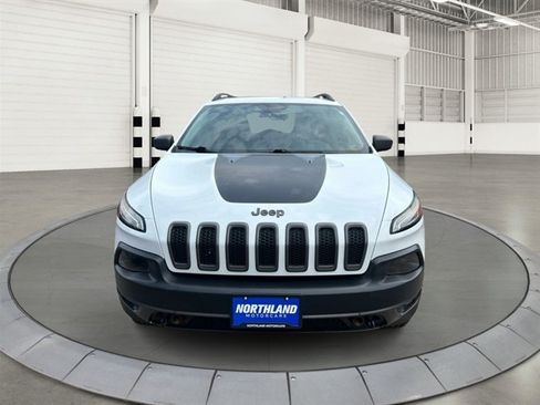 Used 2014 Jeep Cherokee Trailhawk w/ Comfort/Convenience Group AWD/4WD image 8
