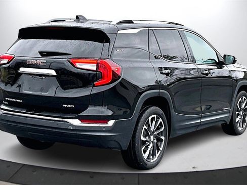 Used 2022 GMC Terrain SLT w/ Infotainment Package II image 9