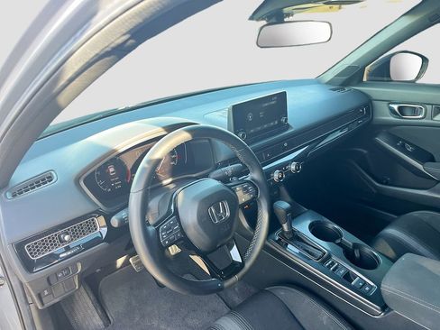 Used 2025 Honda Civic Sport image 9