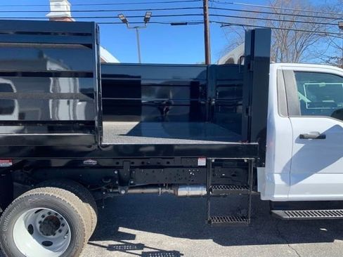 New 2025 Ford F550 4x4 Regular Cab Super Duty image 5