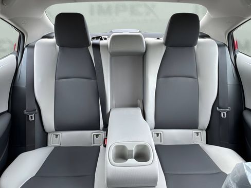 Used 2026 Toyota Corolla LE FWD image 10
