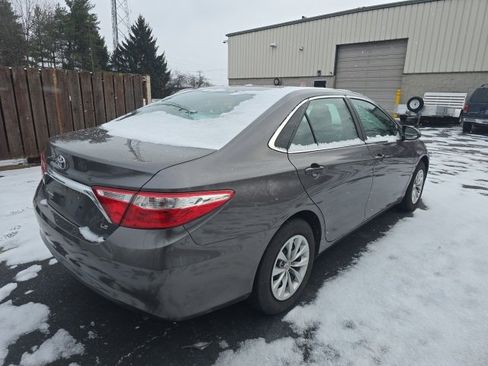 Used 2016 Toyota Camry LE image 8