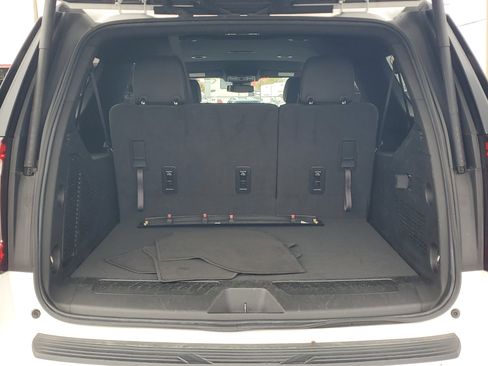 Used 2024 GMC Yukon XL SLT image 6