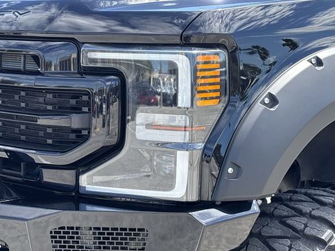 Used 2022 Ford F250 Lariat w/ Black Appearance Package image 6